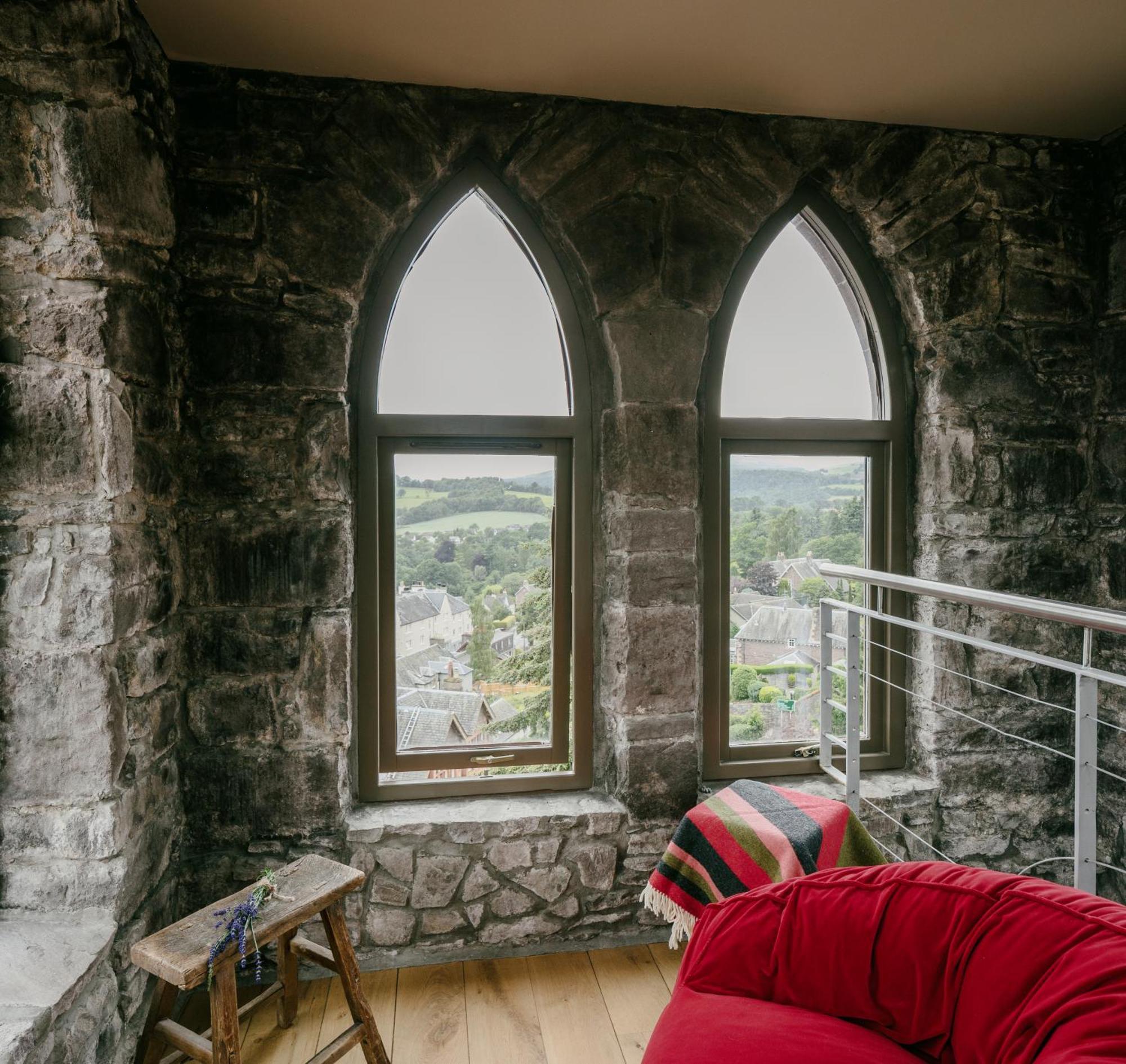 The Church Tower Crieff Bagian luar foto