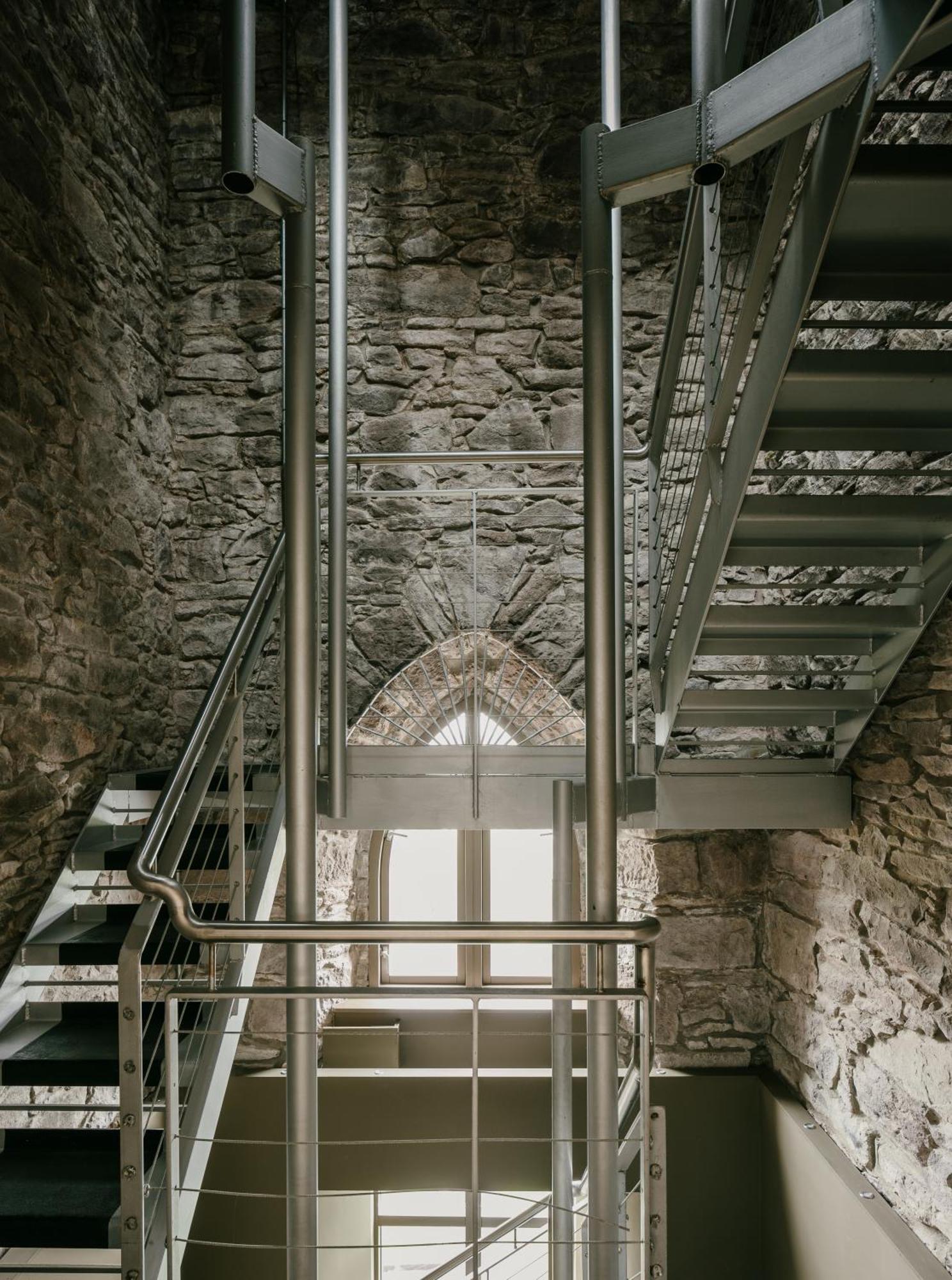 The Church Tower Crieff Bagian luar foto