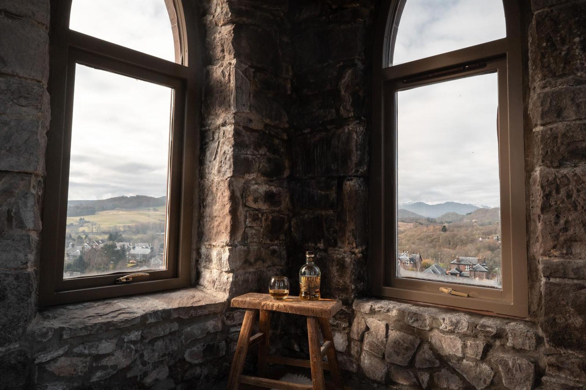 The Church Tower Crieff Bagian luar foto