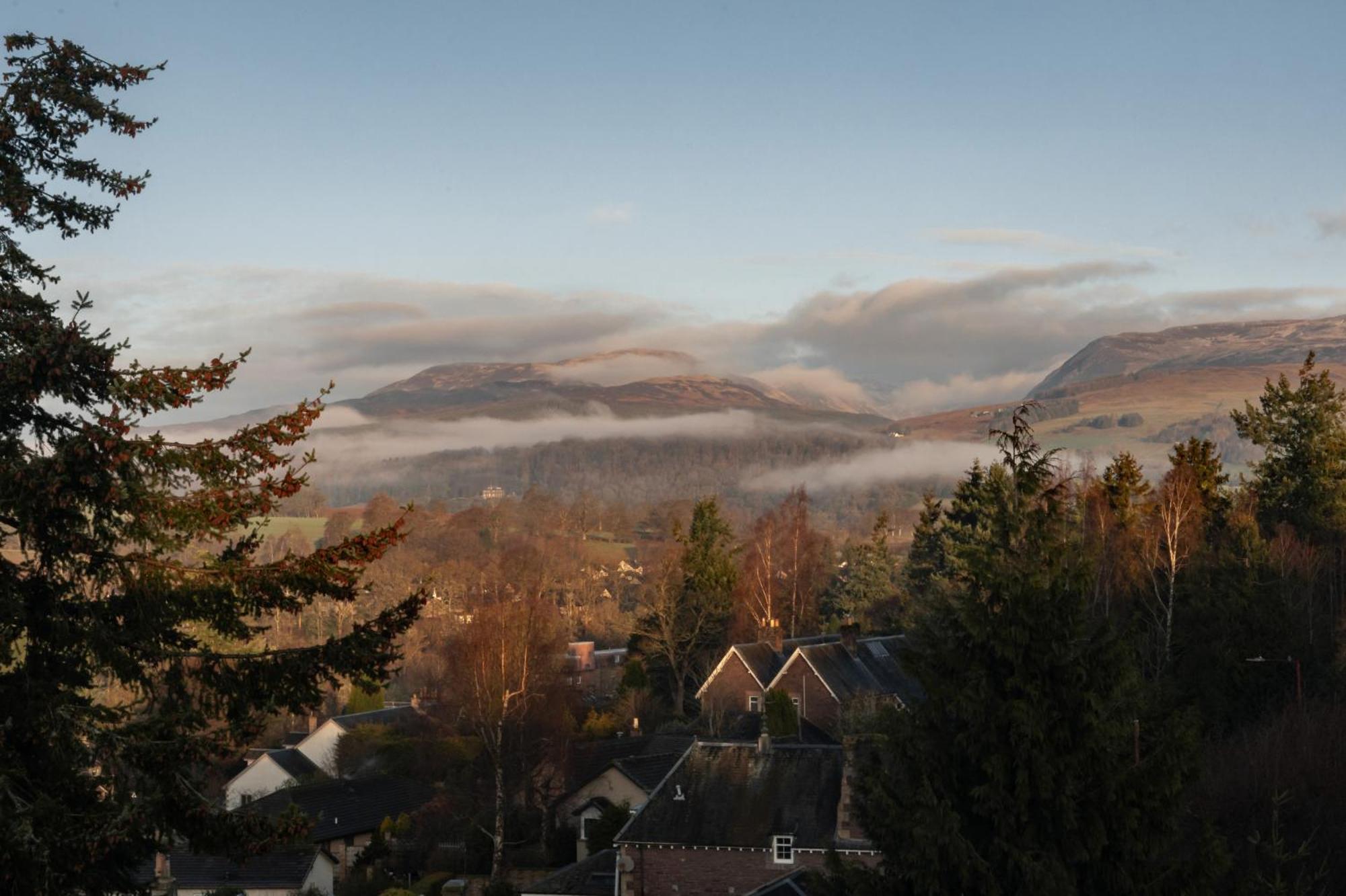 The Church Tower Crieff Bagian luar foto